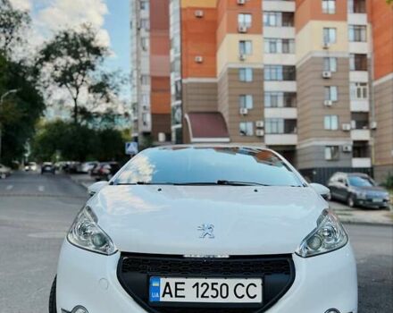 Білий Пежо 208, об'ємом двигуна 1.57 л та пробігом 173 тис. км за 9600 $, фото 2 на Automoto.ua