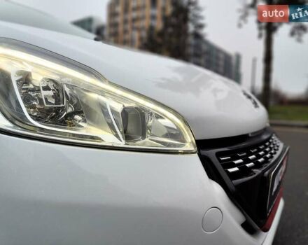 Белый Пежо 208, объемом двигателя 1.6 л и пробегом 137 тыс. км за 6990 $, фото 33 на Automoto.ua