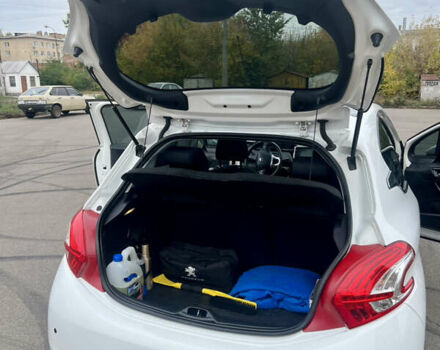 Білий Пежо 208, об'ємом двигуна 1.6 л та пробігом 77 тис. км за 8800 $, фото 20 на Automoto.ua