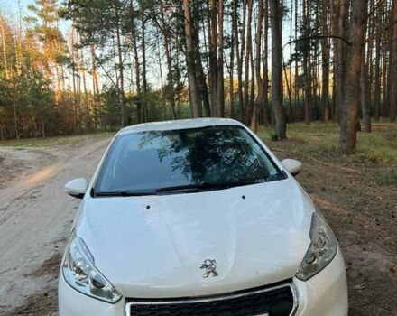 Білий Пежо 208, об'ємом двигуна 1.2 л та пробігом 119 тис. км за 6500 $, фото 2 на Automoto.ua