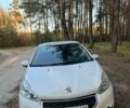 Білий Пежо 208, об'ємом двигуна 1.2 л та пробігом 119 тис. км за 6500 $, фото 2 на Automoto.ua