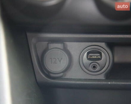 Белый Пежо 208, объемом двигателя 1.2 л и пробегом 93 тыс. км за 7800 $, фото 19 на Automoto.ua