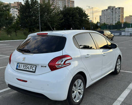 Белый Пежо 208, объемом двигателя 1.2 л и пробегом 95 тыс. км за 7100 $, фото 3 на Automoto.ua