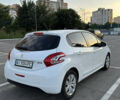 Белый Пежо 208, объемом двигателя 1.2 л и пробегом 95 тыс. км за 7100 $, фото 3 на Automoto.ua