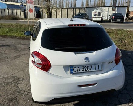 Белый Пежо 208, объемом двигателя 1 л и пробегом 109 тыс. км за 5400 $, фото 5 на Automoto.ua