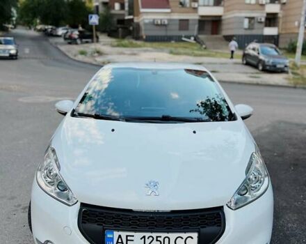 Белый Пежо 208, объемом двигателя 1.56 л и пробегом 175 тыс. км за 7900 $, фото 4 на Automoto.ua