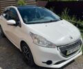 Белый Пежо 208, объемом двигателя 1.2 л и пробегом 160 тыс. км за 6000 $, фото 1 на Automoto.ua