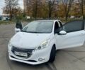 Белый Пежо 208, объемом двигателя 1.6 л и пробегом 77 тыс. км за 8800 $, фото 1 на Automoto.ua