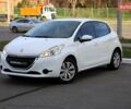 Белый Пежо 208, объемом двигателя 1.2 л и пробегом 93 тыс. км за 7800 $, фото 1 на Automoto.ua