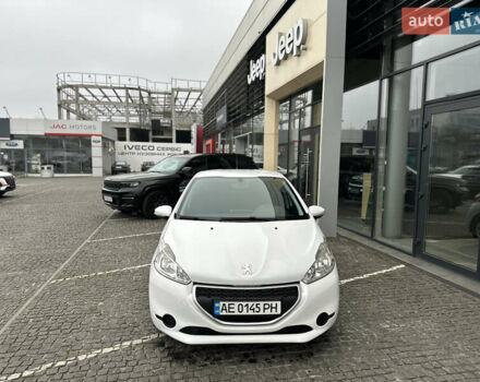 Белый Пежо 208, объемом двигателя 1 л и пробегом 102 тыс. км за 5500 $, фото 5 на Automoto.ua