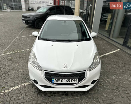 Белый Пежо 208, объемом двигателя 1 л и пробегом 102 тыс. км за 5500 $, фото 3 на Automoto.ua