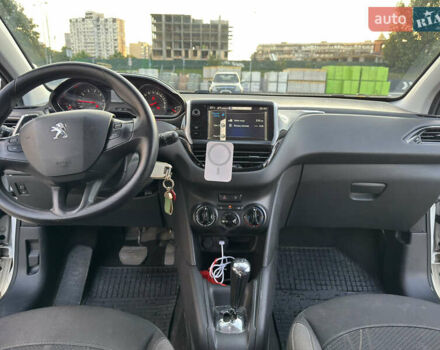 Белый Пежо 208, объемом двигателя 1.2 л и пробегом 95 тыс. км за 7100 $, фото 11 на Automoto.ua