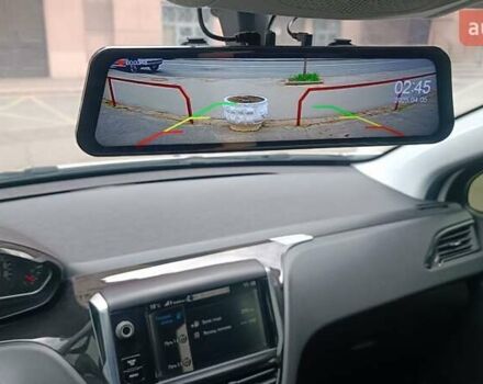 Білий Пежо 208, об'ємом двигуна 1.2 л та пробігом 92 тис. км за 7500 $, фото 6 на Automoto.ua