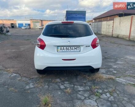 Пежо 208 2013 в Житомире на Automoto.ua Белый Пежо 208, объемом двигателя 1.57 л и пробегом 255 тыс. км за 5700 $, фото 1 на Automoto.ua