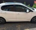Білий Пежо 208, об'ємом двигуна 1.2 л та пробігом 160 тис. км за 6000 $, фото 3 на Automoto.ua