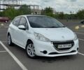 Белый Пежо 208, объемом двигателя 1.56 л и пробегом 158 тыс. км за 5900 $, фото 1 на Automoto.ua