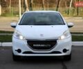 Белый Пежо 208, объемом двигателя 1.2 л и пробегом 93 тыс. км за 7800 $, фото 1 на Automoto.ua