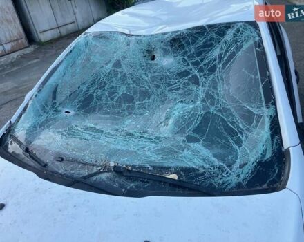 Білий Пежо 208, об'ємом двигуна 1 л та пробігом 120 тис. км за 4000 $, фото 6 на Automoto.ua