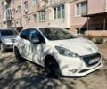 Белый Пежо 208, объемом двигателя 1.6 л и пробегом 195 тыс. км за 5500 $, фото 1 на Automoto.ua