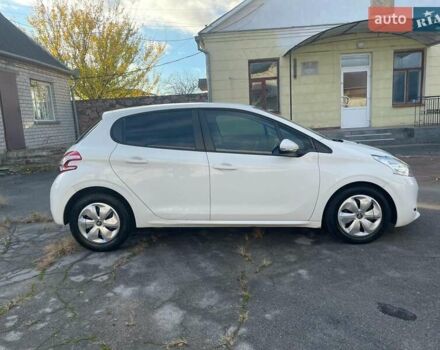 Пежо 208 2013 в Житомире на Automoto.ua Белый Пежо 208, объемом двигателя 1.57 л и пробегом 255 тыс. км за 5700 $, фото 11 на Automoto.ua