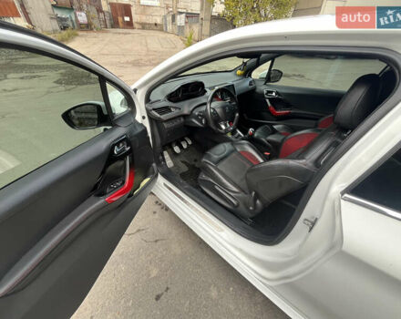 Белый Пежо 208, объемом двигателя 1.6 л и пробегом 183 тыс. км за 7350 $, фото 10 на Automoto.ua