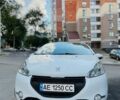 Білий Пежо 208, об'ємом двигуна 1.57 л та пробігом 173 тис. км за 9600 $, фото 8 на Automoto.ua