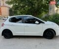 Білий Пежо 208, об'ємом двигуна 1.57 л та пробігом 173 тис. км за 9600 $, фото 15 на Automoto.ua