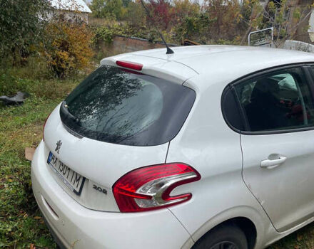 Белый Пежо 208, объемом двигателя 1.2 л и пробегом 120 тыс. км за 2500 $, фото 2 на Automoto.ua