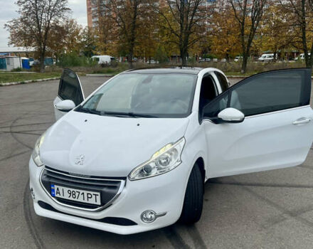 Білий Пежо 208, об'ємом двигуна 1.6 л та пробігом 77 тис. км за 8800 $, фото 2 на Automoto.ua