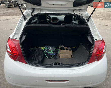 Белый Пежо 208, объемом двигателя 1.6 л и пробегом 183 тыс. км за 7350 $, фото 8 на Automoto.ua