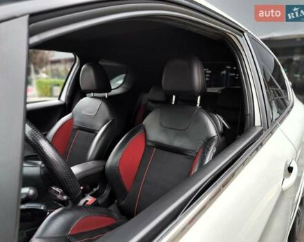 Білий Пежо 208, об'ємом двигуна 1.6 л та пробігом 137 тис. км за 6990 $, фото 3 на Automoto.ua