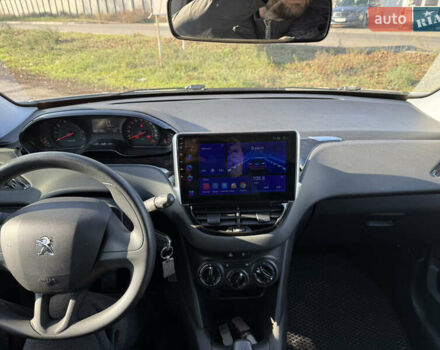 Белый Пежо 208, объемом двигателя 1 л и пробегом 109 тыс. км за 5400 $, фото 9 на Automoto.ua
