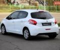 Белый Пежо 208, объемом двигателя 1.2 л и пробегом 93 тыс. км за 7800 $, фото 3 на Automoto.ua