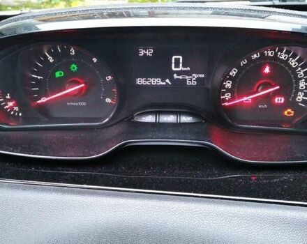 Белый Пежо 208, объемом двигателя 1.4 л и пробегом 186 тыс. км за 6400 $, фото 1 на Automoto.ua