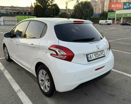 Белый Пежо 208, объемом двигателя 1.2 л и пробегом 95 тыс. км за 7100 $, фото 7 на Automoto.ua