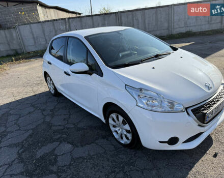 Белый Пежо 208, объемом двигателя 1 л и пробегом 109 тыс. км за 5400 $, фото 7 на Automoto.ua