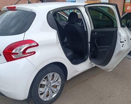 Білий Пежо 208, об'ємом двигуна 1.2 л та пробігом 92 тис. км за 7500 $, фото 14 на Automoto.ua