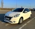 Білий Пежо 208, об'ємом двигуна 1.2 л та пробігом 142 тис. км за 6000 $, фото 1 на Automoto.ua