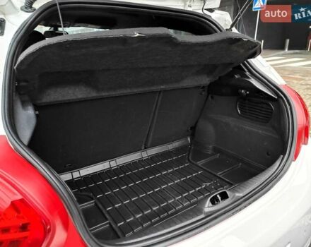 Белый Пежо 208, объемом двигателя 1.6 л и пробегом 137 тыс. км за 6990 $, фото 15 на Automoto.ua