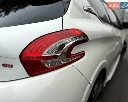 Белый Пежо 208, объемом двигателя 1.6 л и пробегом 137 тыс. км за 6990 $, фото 19 на Automoto.ua