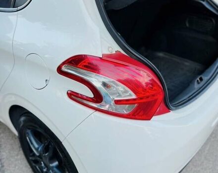 Белый Пежо 208, объемом двигателя 1.56 л и пробегом 175 тыс. км за 7900 $, фото 26 на Automoto.ua