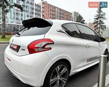 Белый Пежо 208, объемом двигателя 1.6 л и пробегом 137 тыс. км за 6990 $, фото 22 на Automoto.ua