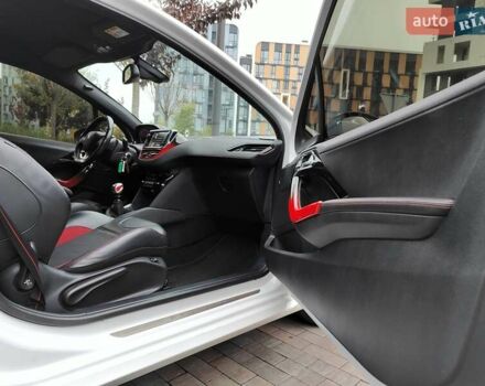 Білий Пежо 208, об'ємом двигуна 1.6 л та пробігом 137 тис. км за 6990 $, фото 44 на Automoto.ua