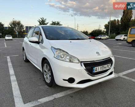Белый Пежо 208, объемом двигателя 1.2 л и пробегом 95 тыс. км за 7100 $, фото 6 на Automoto.ua