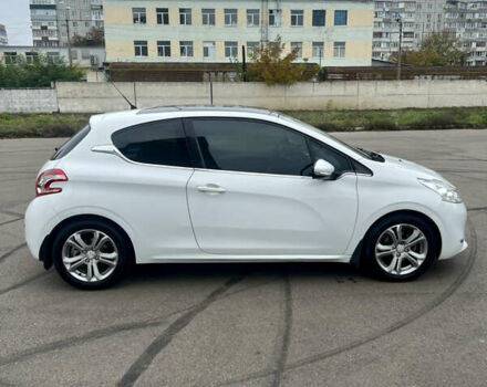 Білий Пежо 208, об'ємом двигуна 1.6 л та пробігом 77 тис. км за 8800 $, фото 6 на Automoto.ua