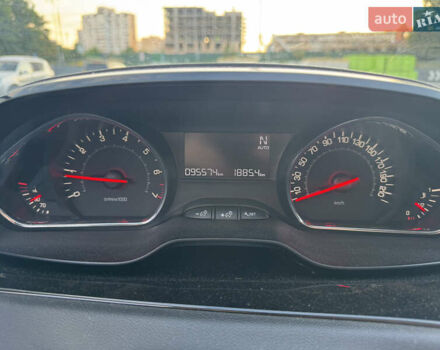 Белый Пежо 208, объемом двигателя 1.2 л и пробегом 95 тыс. км за 7100 $, фото 12 на Automoto.ua