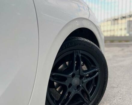 Белый Пежо 208, объемом двигателя 1.56 л и пробегом 175 тыс. км за 7900 $, фото 1 на Automoto.ua