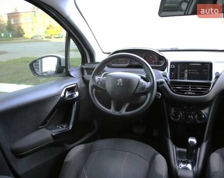 Белый Пежо 208, объемом двигателя 1.2 л и пробегом 93 тыс. км за 7800 $, фото 11 на Automoto.ua