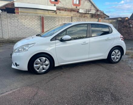 Пежо 208 2013 в Житомире на Automoto.ua Белый Пежо 208, объемом двигателя 1.6 л и пробегом 255 тыс. км за 5700 $, фото 1 на Automoto.ua