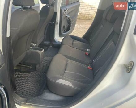 Пежо 208 2013 в Житомире на Automoto.ua Белый Пежо 208, объемом двигателя 1.57 л и пробегом 255 тыс. км за 5700 $, фото 5 на Automoto.ua